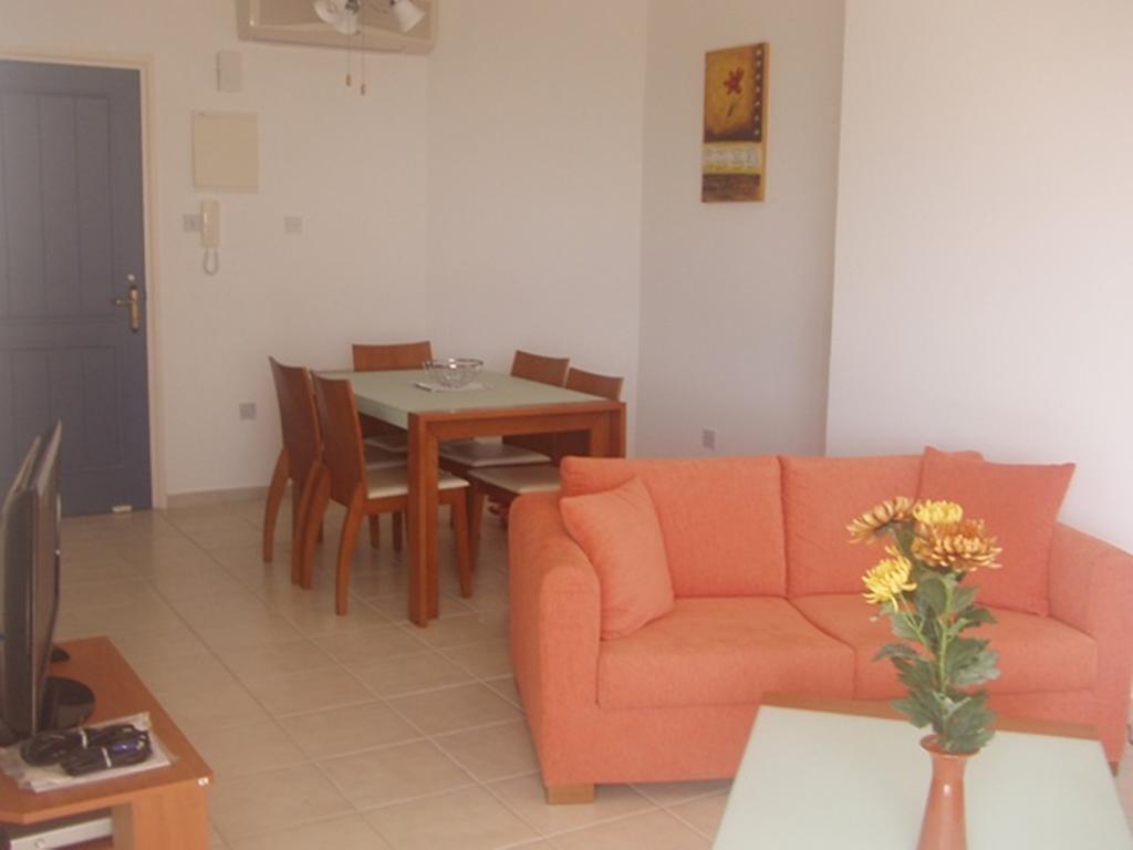 King'S Palace Apartment Paphos Zimmer foto